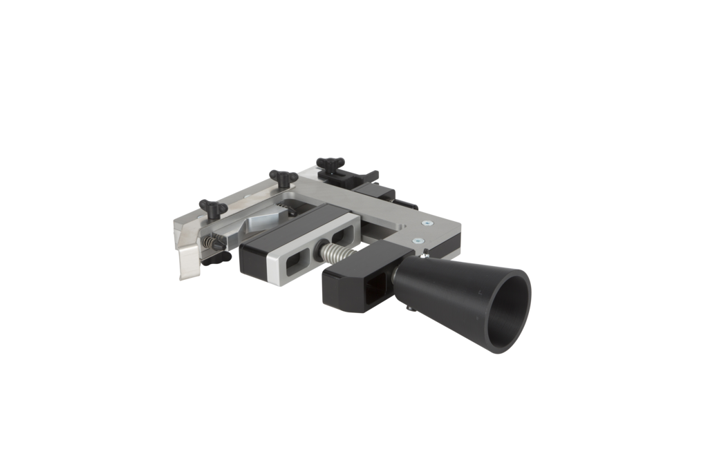 Kelvin clamp grounding stick